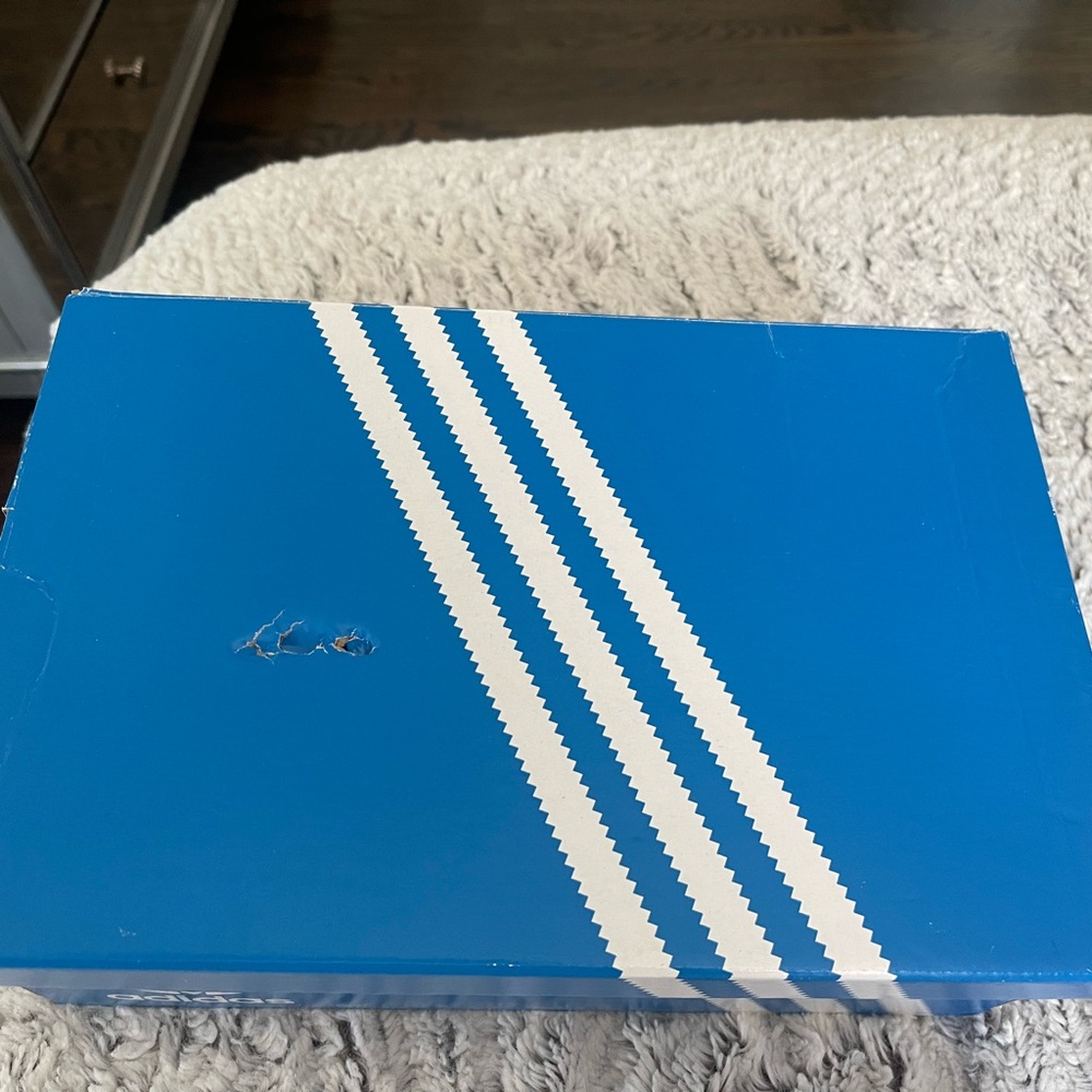 Spezial Adidas size 7 gray and white….